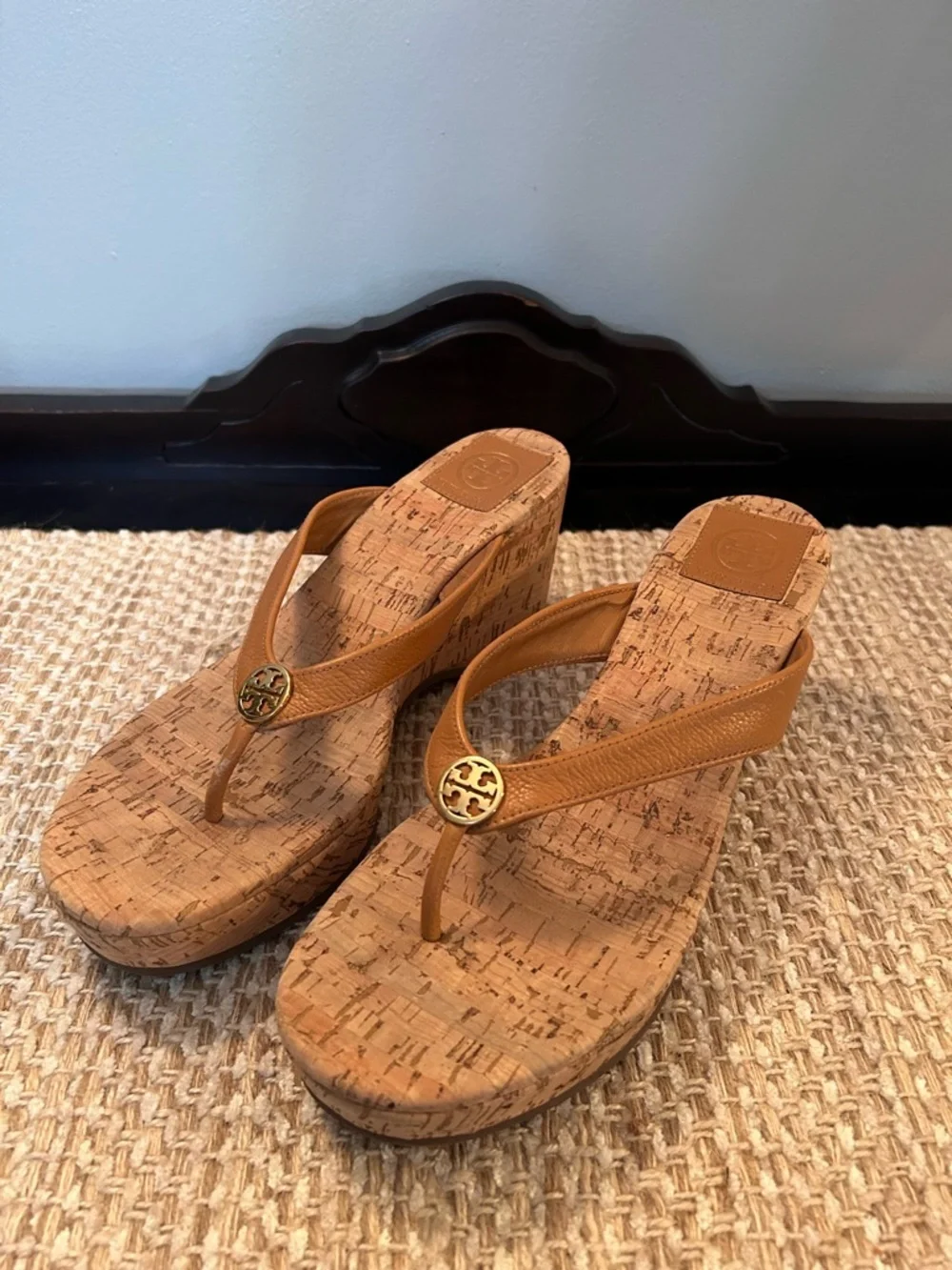 Tory Burch Metalic Gold Suzy Sandal Size 9.5 Cork Wedge Thong Platform